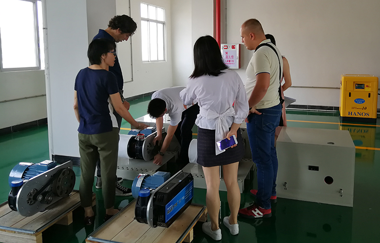 意大利客戶蒞臨銳天機(jī)電走訪調(diào)研 意大利客戶蒞臨銳天機(jī)電走訪調(diào)研