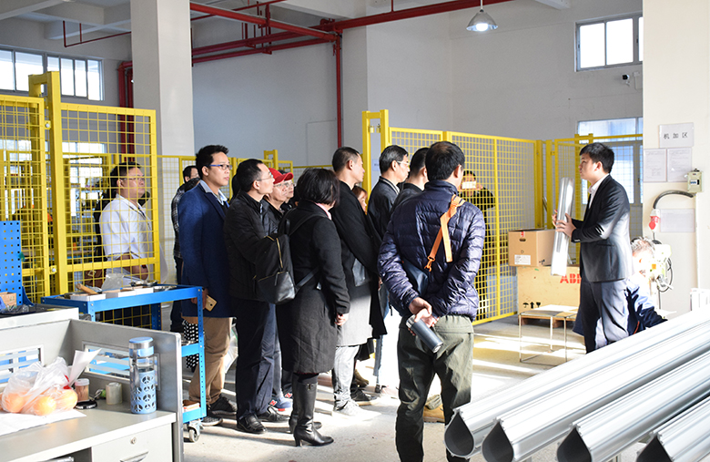 歡迎創業導師朋友蒞臨銳天考察交流 歡迎創業導師朋友蒞臨銳天考察交流