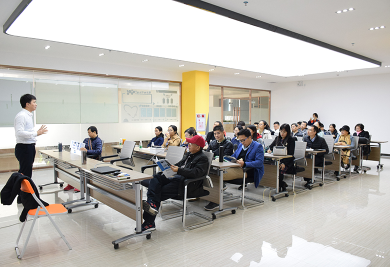 歡迎創業導師朋友蒞臨銳天考察交流 歡迎創業導師朋友蒞臨銳天考察交流